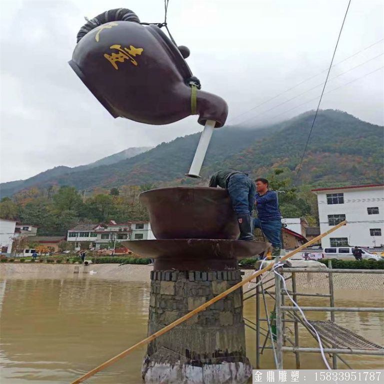 安徽玻璃鋼天壺雕塑案例，池塘水景流水壺7